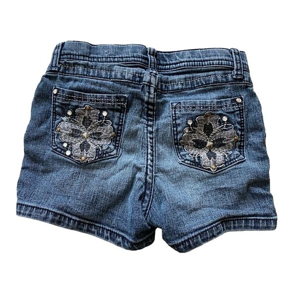 Wallflower Medium Wash Embroidered Studded Rhinestone Girl’s Jean Shorts Size 6X - Picture 2 of 4